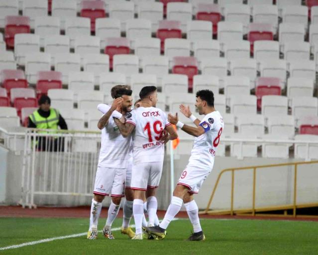 Spor Toto Harika Lig: DG Sivasspor: 0 Antalyaspor: 2 (İlk yarı)