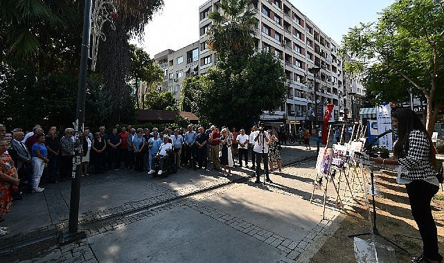 Merhum Akyarlı İzmir Kent Konseyi Parkı’nda anıldı